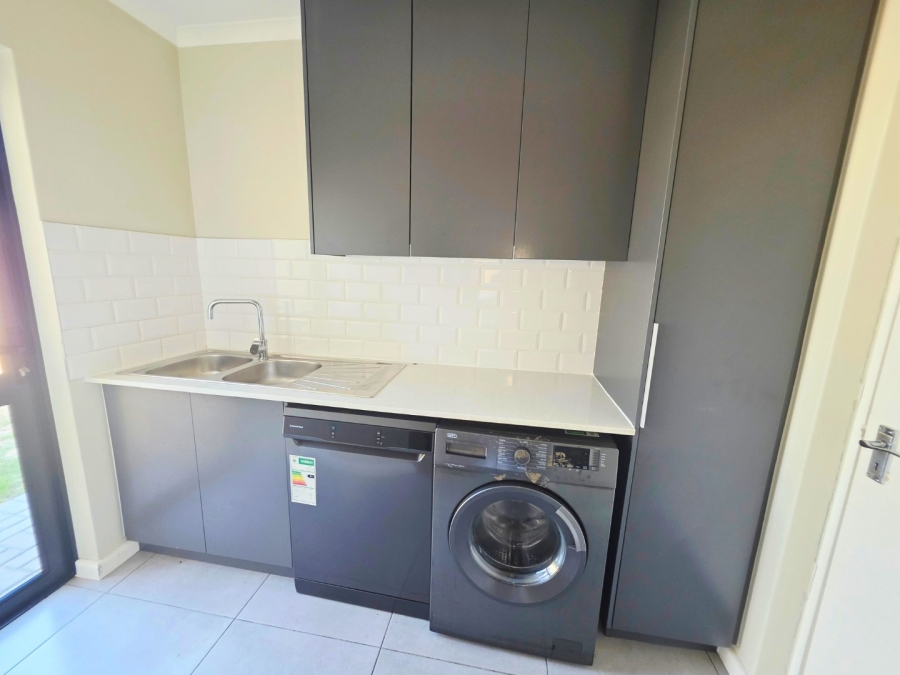 5 Bedroom Property for Sale in Sandown Western Cape